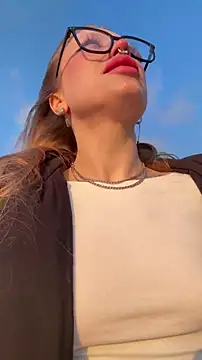 Sugar Pop online show from March 13, 2:40 pm