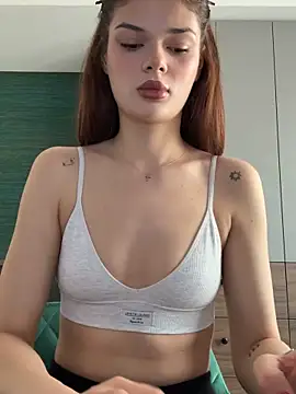 selenatress online show from September 24, 1:43 pm