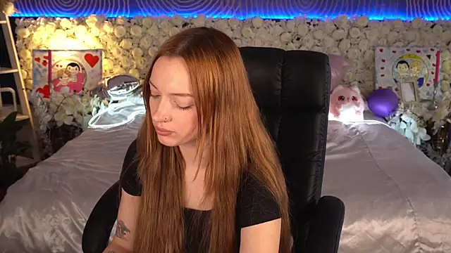 FoxyMayy online show from April 2, 1:41 pm