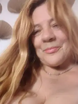 Casandra Cruz online show from September 28, 1:12 am