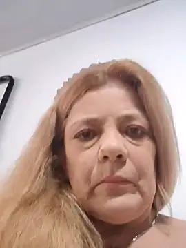 Casandra Cruz online show from October 4, 1:28 pm