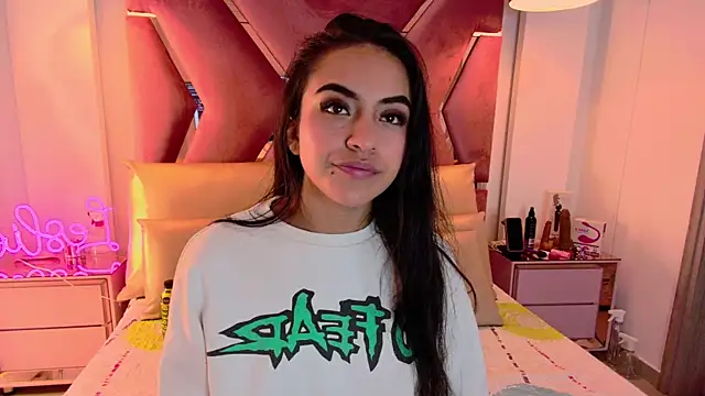 Leslie Bussh  online show from December 4, 12:40 pm