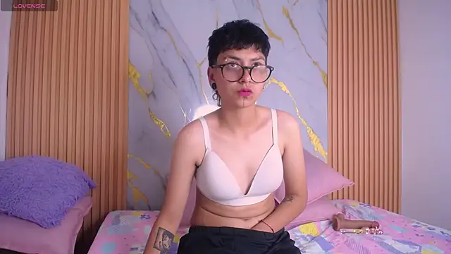 Tomie Lee online show from October 7, 4:39 am