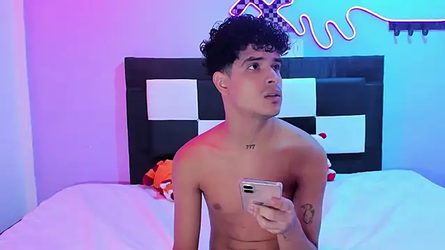 Lucky boys  X online show from May 25, 2:16 pm
