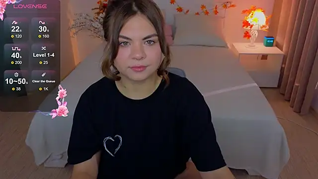 Mia  Moon   online show from September 27, 1:35 am