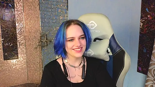 Snapshot of Eniferi chatting on October 28, 2:45 pm Eniferi online show from October 28, 2:45 pm