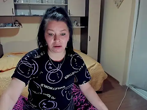 Soffy Skye online show from May 4, 5:00 am