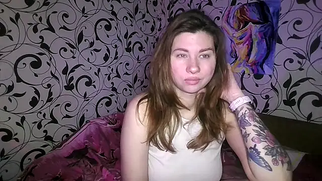 YourEmilie online show from March 8, 6:45 pm