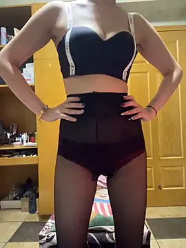 xiuchun100 online show from March 17, 1:04 pm