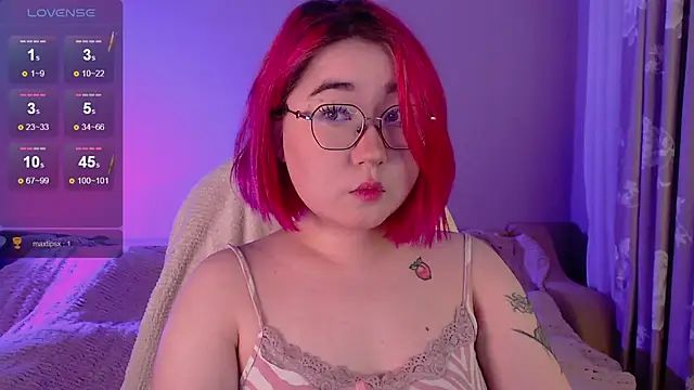 Sexy Peachy online show from October 6, 8:31 am