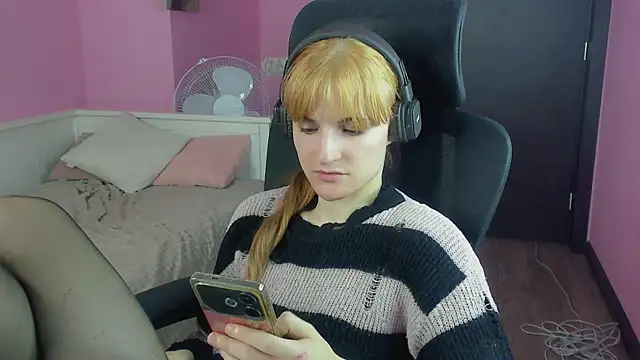 AcidTears online show from November 9, 6:09 am