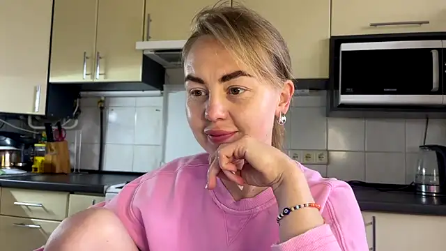 MartaLuna  online show from May 26, 2:16 pm