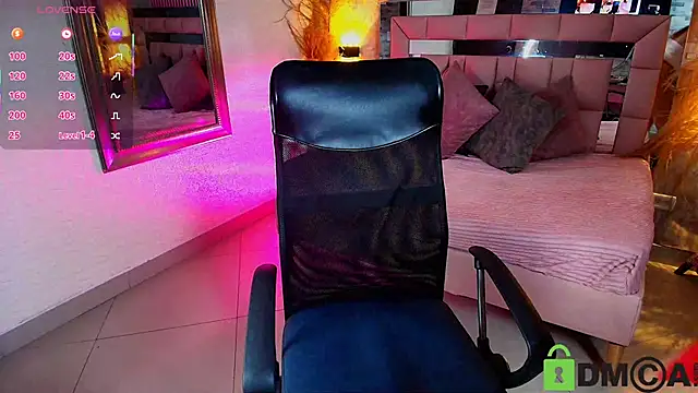 daphne walton online show from March 24, 10:20 am