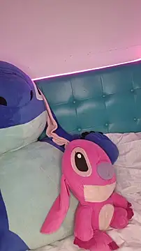 Lhia  online show from February 11, 11:50 pm