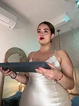 hannahst  online show from May 11, 8:39 pm