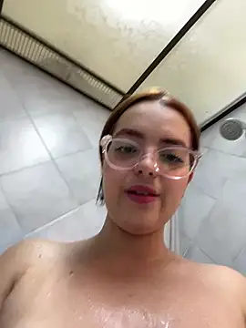hannahst  online show from May 4, 9:51 pm