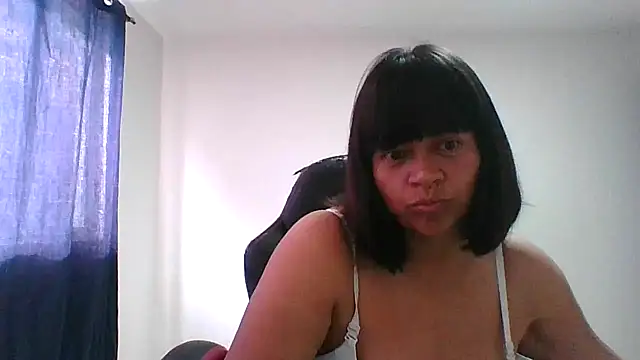 adri89-g online show from March 26, 1:02 pm