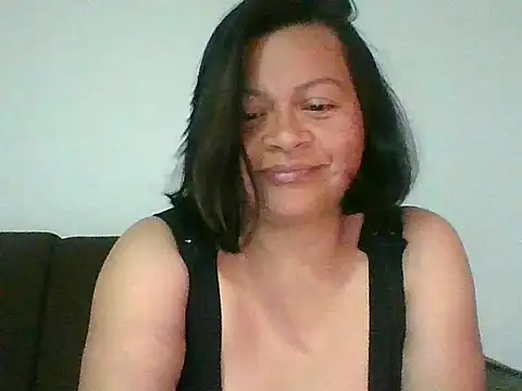 adri89-g online show from October 3, 10:48 pm