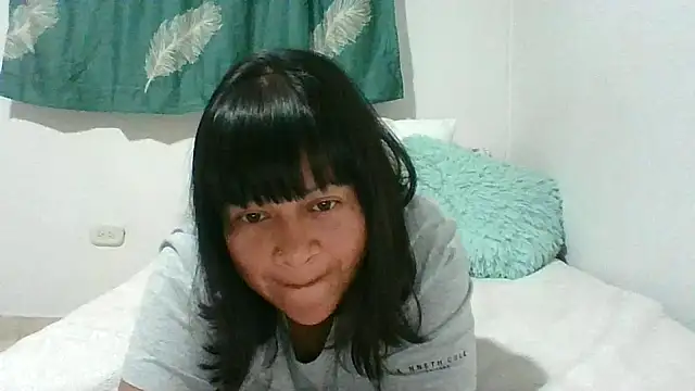 adri89-g online show from January 18, 12:18 am