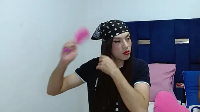 PinkLuna LolaBloom online show from May 6, 3:10 am