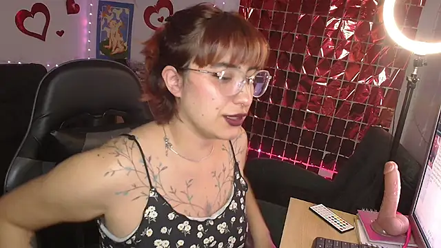 Miacatsito3 online show from May 25, 2:54 am