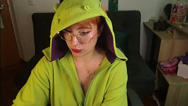 Miacatsito3 online show from October 31, 2:57 am