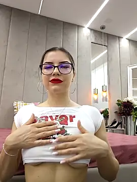 Von Dee online show from October 25, 5:37 am