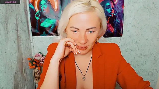 EmmaCat  online show from May 26, 5:40 am