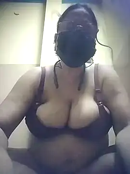 thehotlady online show from August 3, 5:29 pm