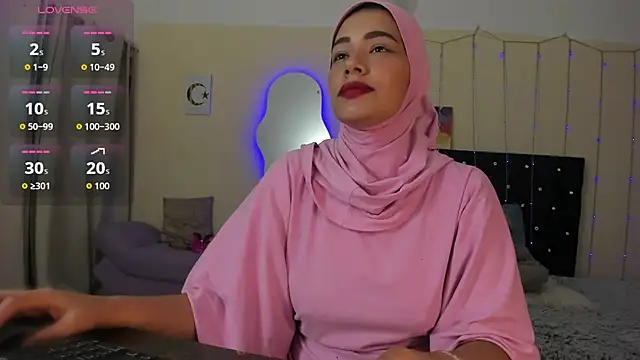 ShanaJamil online show from May 5, 12:30 pm