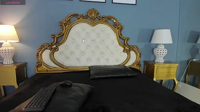 CharlottePons online show from September 30, 7:52 pm