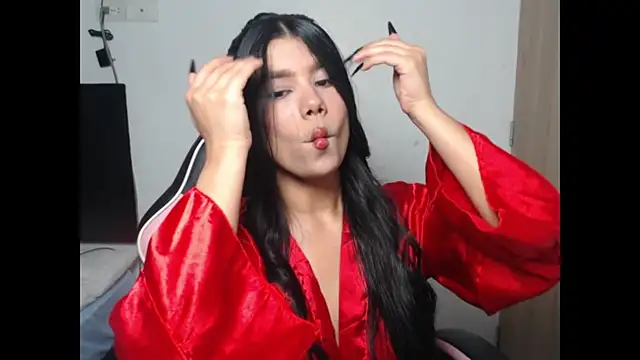 MayaScott11 online show from May 25, 7:13 pm
