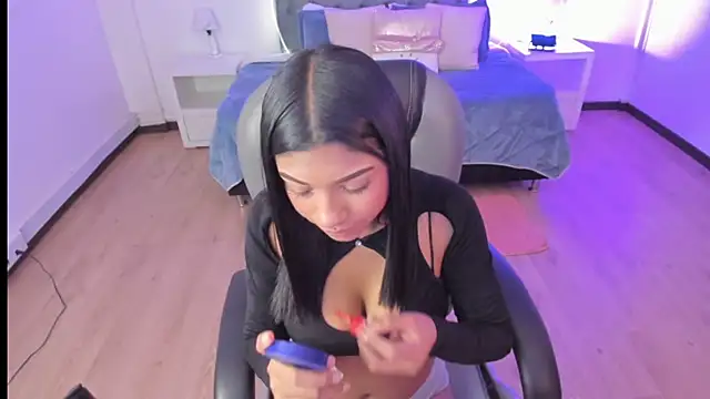 Sofia collen  online show from December 3, 8:22 pm