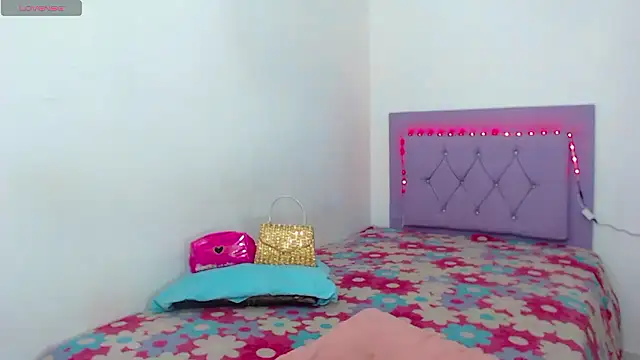 whitneytt online show from January 10, 6:29 am