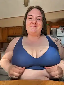 lizbabyy27 online show from May 11, 8:39 pm