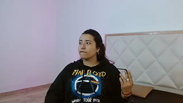 NANAKY TAY online show from October 6, 12:11 pm