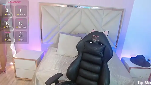 NANAKY TAY online show from October 9, 12:09 pm