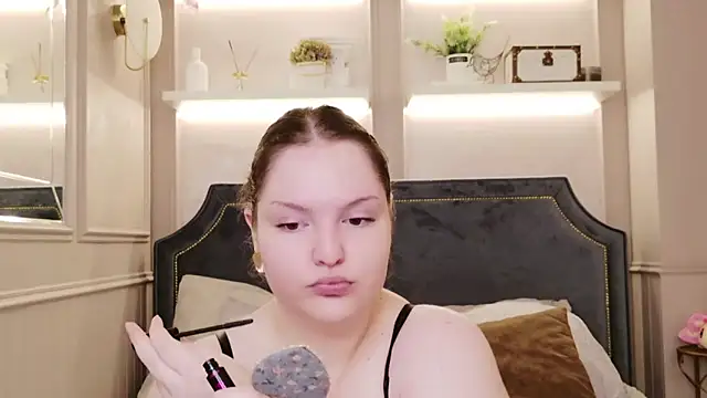 Vanessa Rise online show from November 13, 6:45 am