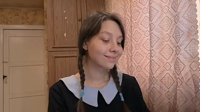 QutieDaSweet online show from October 27, 6:31 am