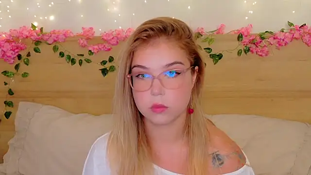 Lilith Bonheur online show from November 8, 9:42 pm