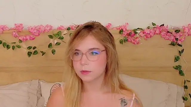 Lilith Bonheur online show from November 3, 10:14 pm