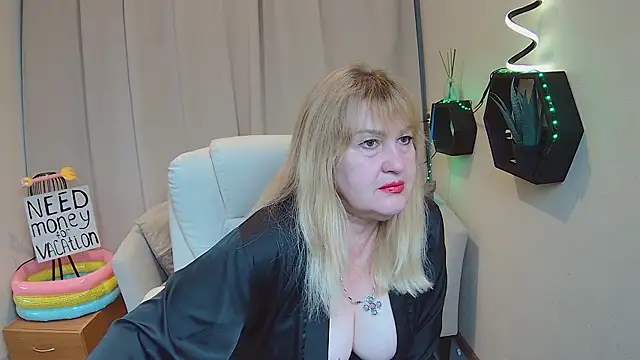 EmmaEllison online show from May 24, 6:56 am