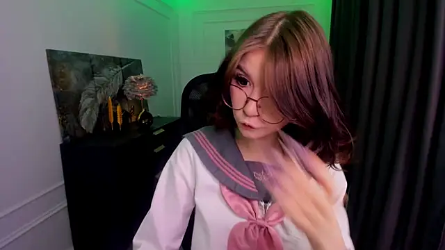 MeLLSawertyq online show from April 1, 8:06 pm