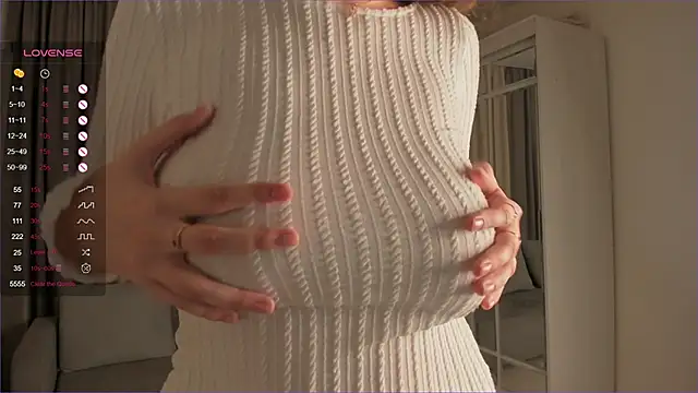 bootyfruttycutie online show from October 3, 7:52 pm