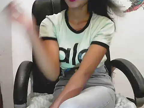 short girl  online show from July 2, 4:57 pm