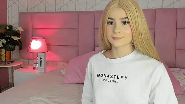 ChloeLaurentt online show from May 6, 2:10 pm