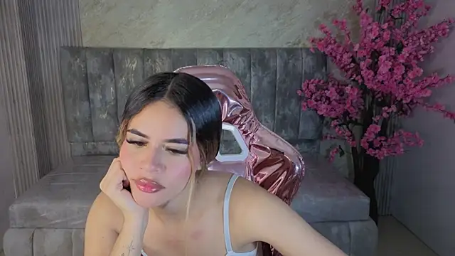 lilith4 s online show from May 26, 1:43 pm