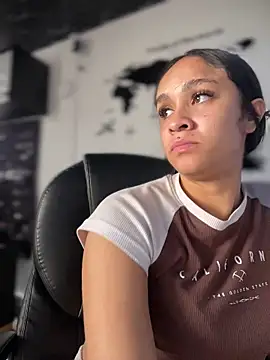 Isabella-Teen online show from May 26, 1:54 pm