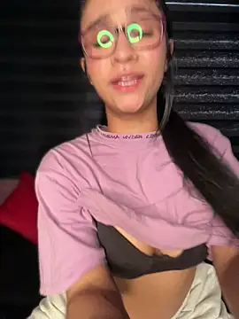 Isabella-Teen online show from May 7, 10:02 pm