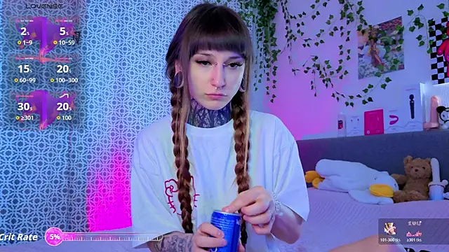 LilithPoison online show from May 7, 6:00 pm